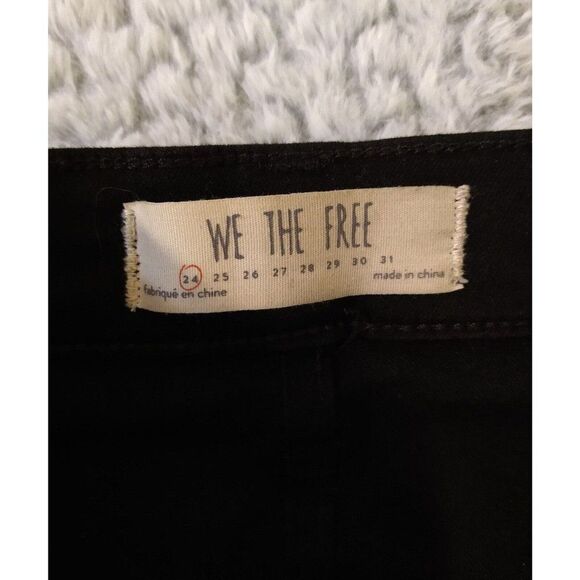 We the free Embroidered floral denim capri Sz 24 Blk Boho Cottagecore Feminine - Picture 7 of 11